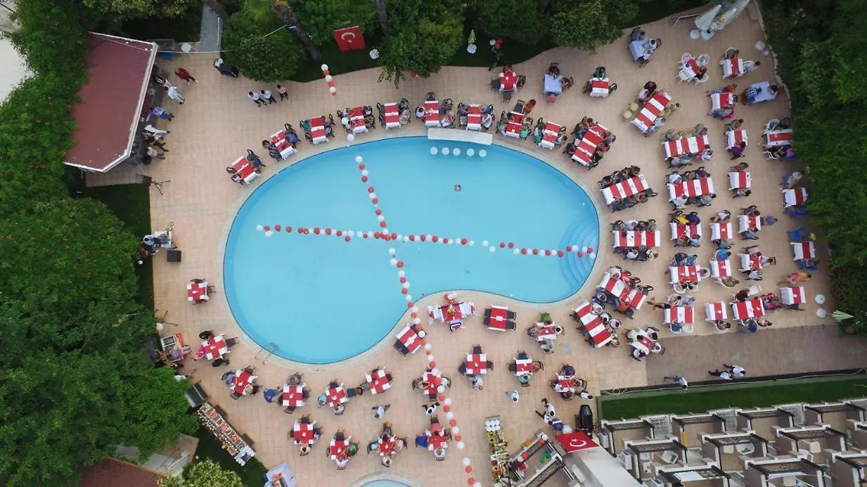 Rios Beach Hotel 贝尔迪比