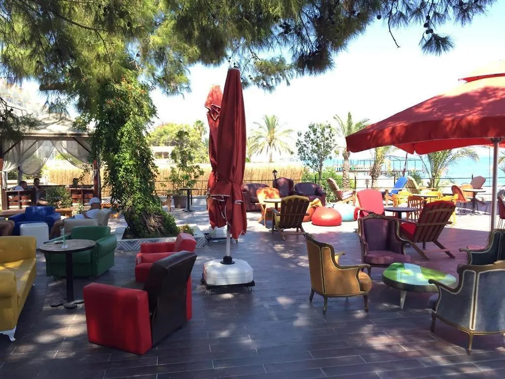 Rios Beach Hotel 贝尔迪比