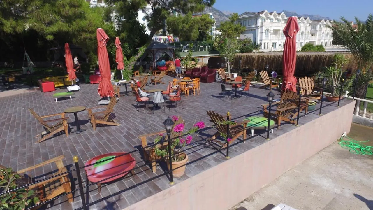 Rios Beach Hotel 贝尔迪比