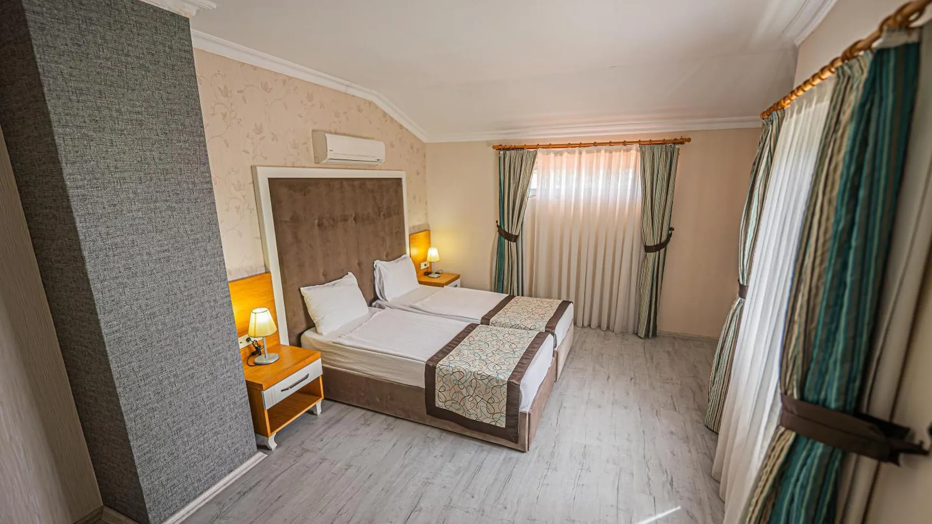 Rios Beach Hotel 贝尔迪比